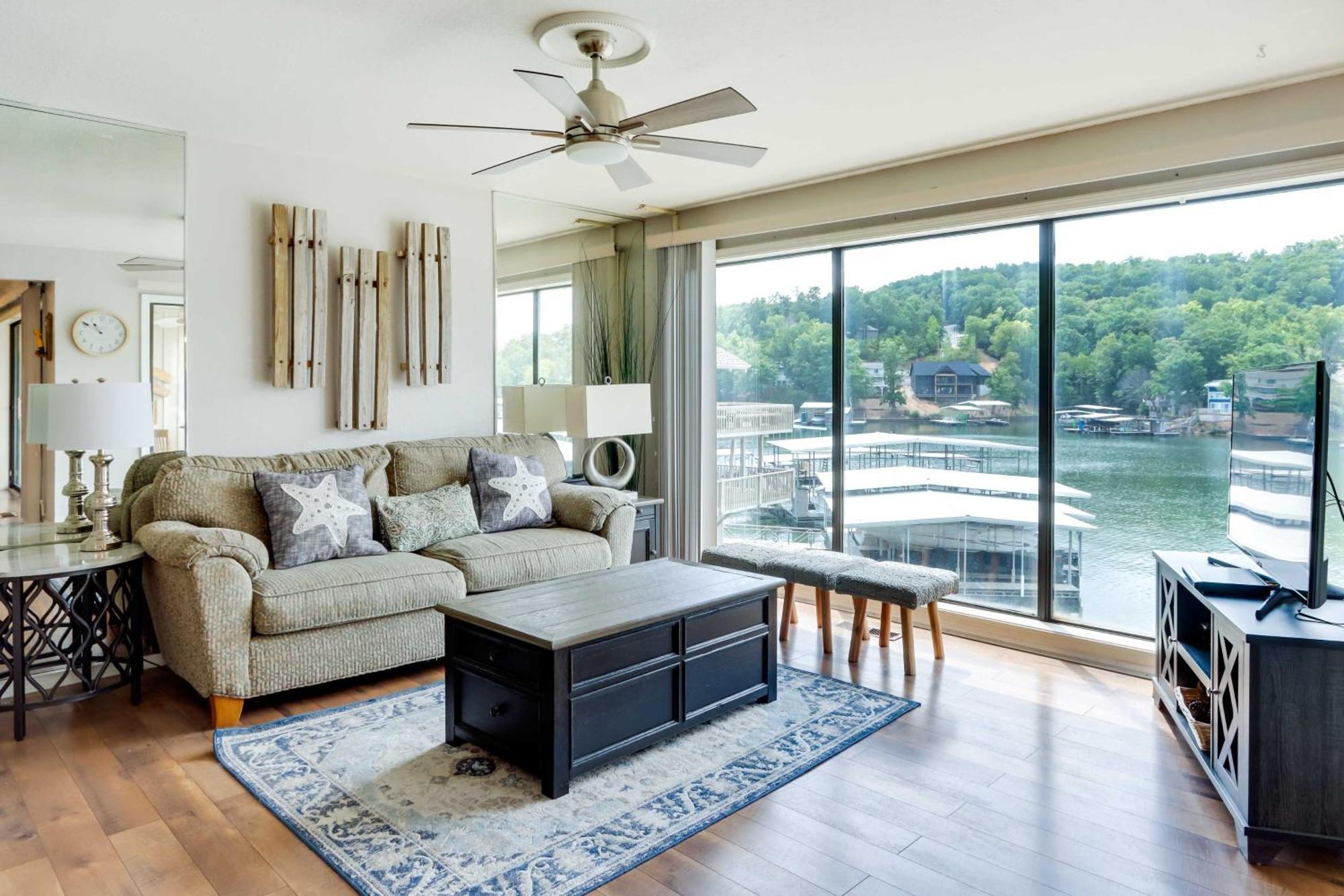 Lakefront Osage Beach Condo With Community Pool Екстериор снимка