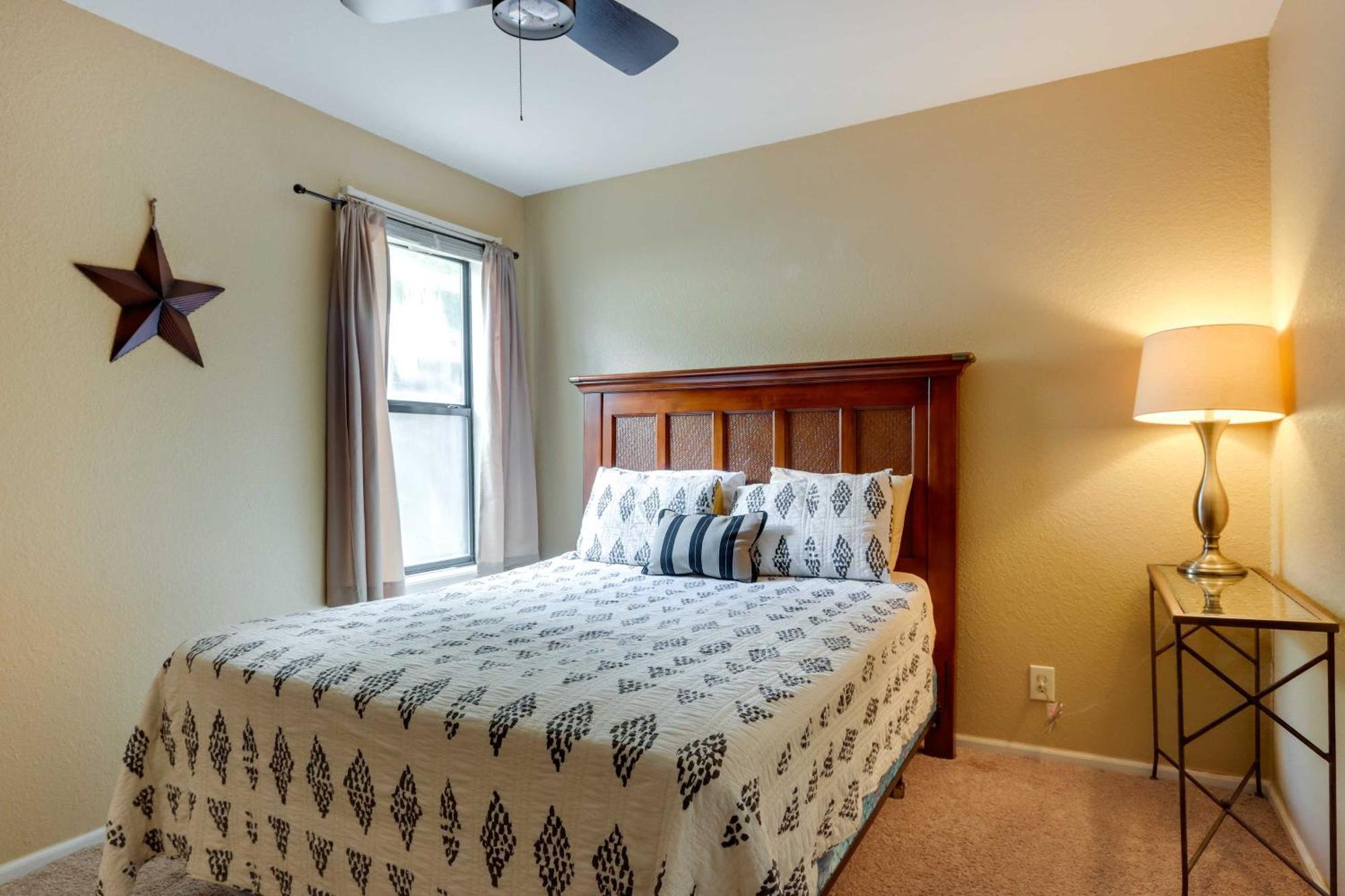 Lakefront Osage Beach Condo With Community Pool Екстериор снимка
