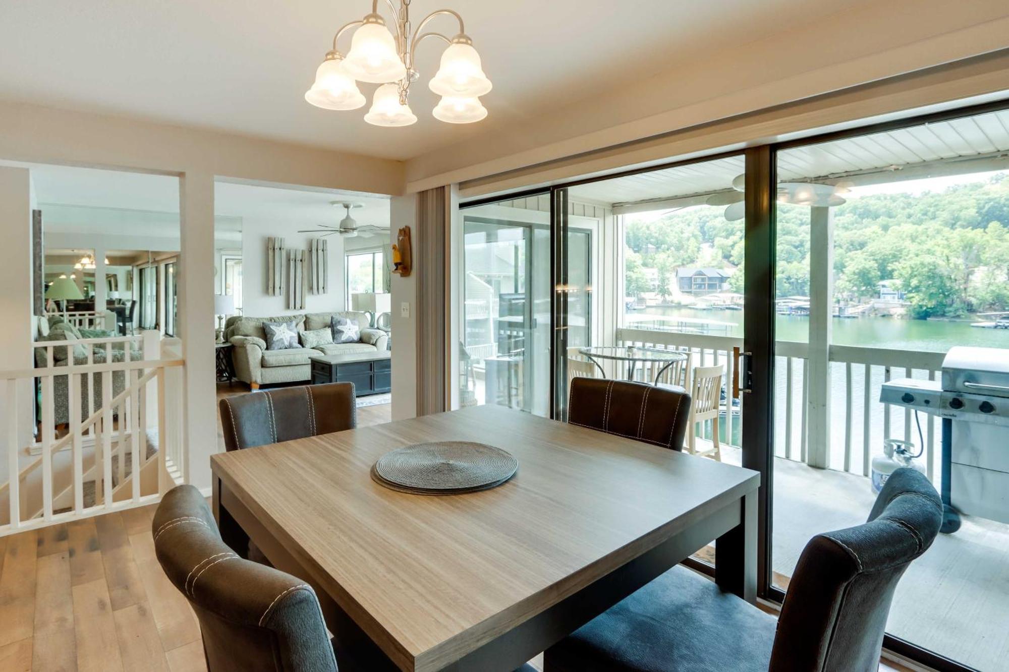 Lakefront Osage Beach Condo With Community Pool Екстериор снимка