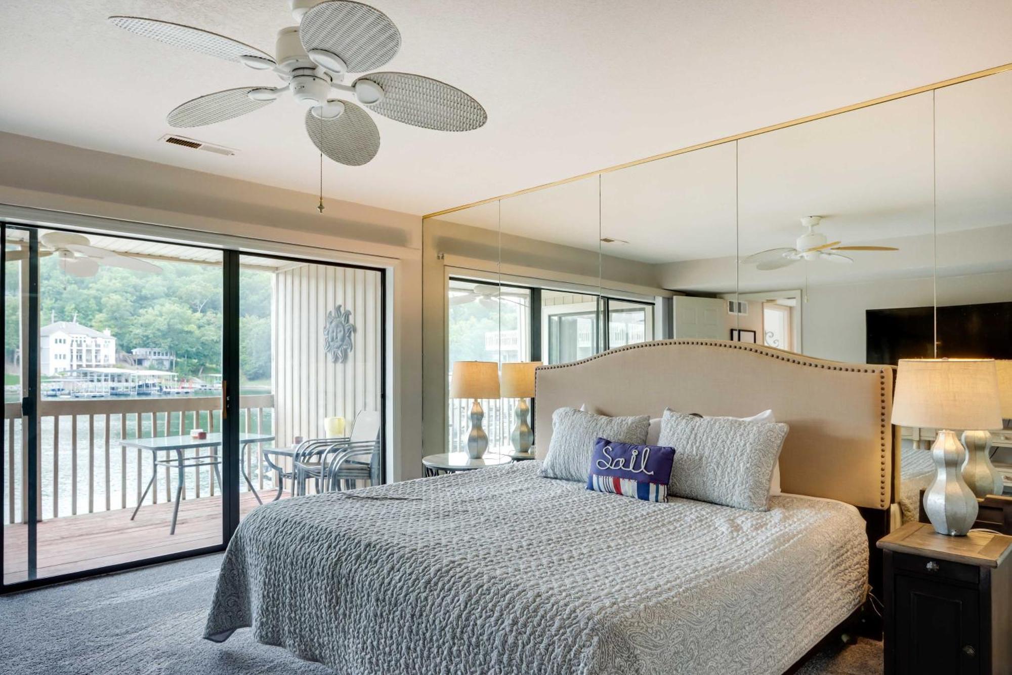 Lakefront Osage Beach Condo With Community Pool Екстериор снимка