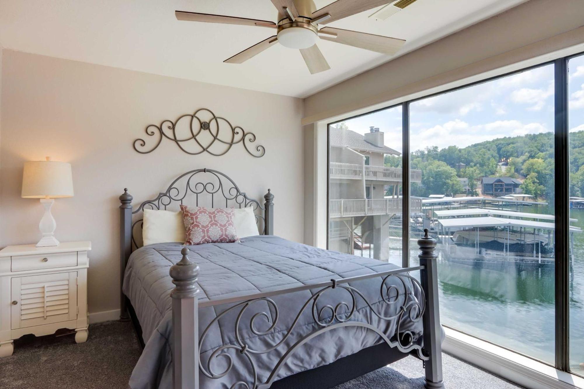 Lakefront Osage Beach Condo With Community Pool Екстериор снимка